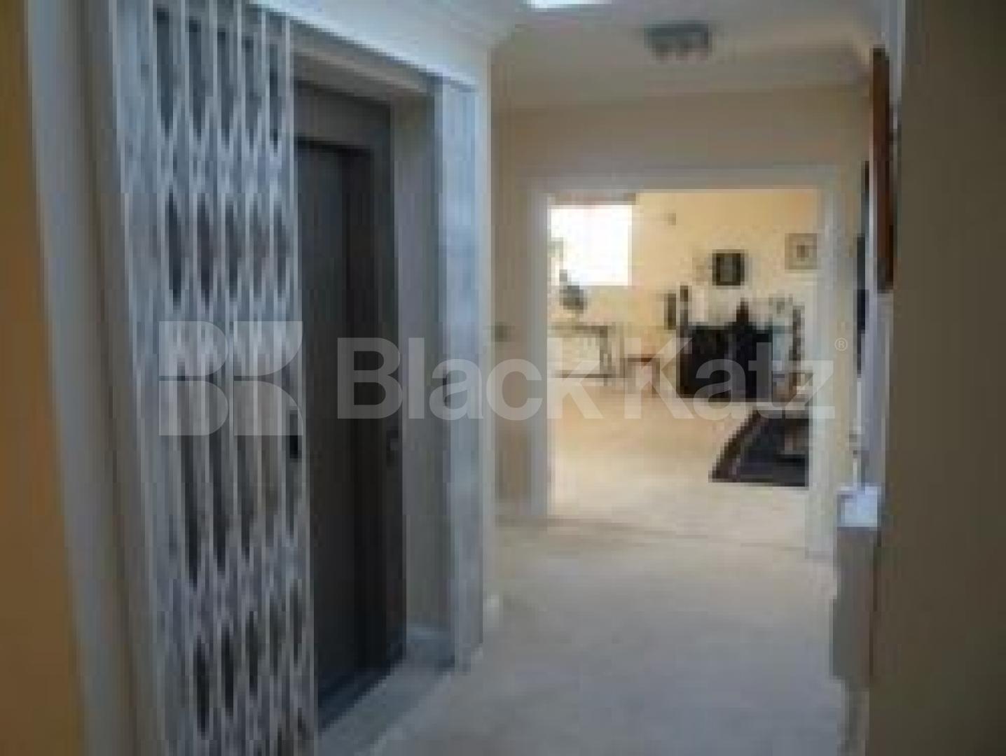 			Like no other!, 3 Bedroom, 1 bath, 1 reception Penthouse			 Hoptree Close, WOODSIDE PARK