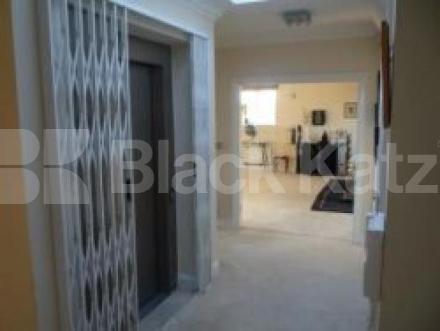 			Like no other!, 3 Bedroom, 1 bath, 1 reception Penthouse			 Hoptree Close, WOODSIDE PARK