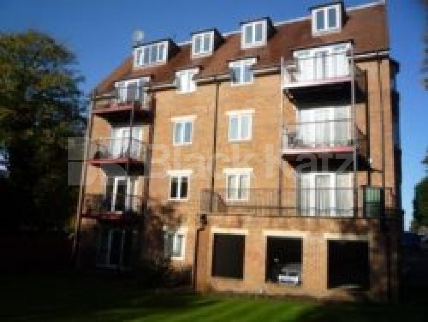 			Like no other!, 3 Bedroom, 1 bath, 1 reception Penthouse			 Hoptree Close, WOODSIDE PARK