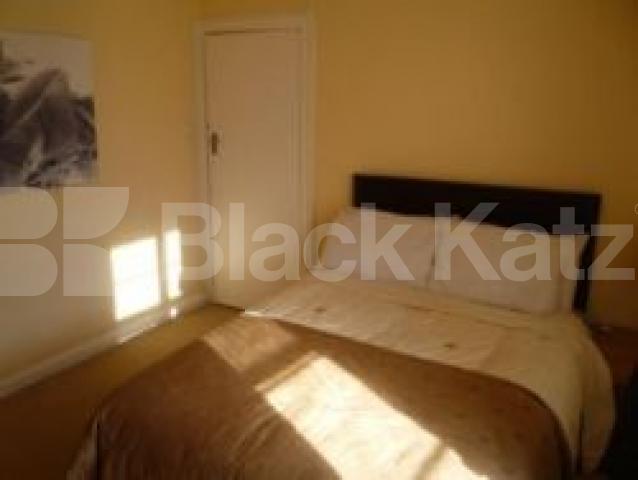 			2 Bedroom, 1 bath, 1 reception Flat			 Colney Hatch Lane, Muswell Hill