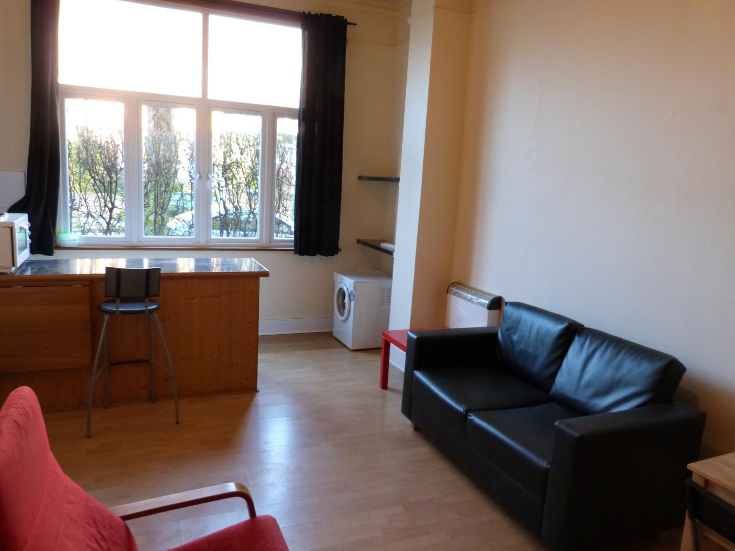 			Studio Apartment, 1 bath, 1 reception Studio			 Brondesbury Villas, QUEENS PARK
