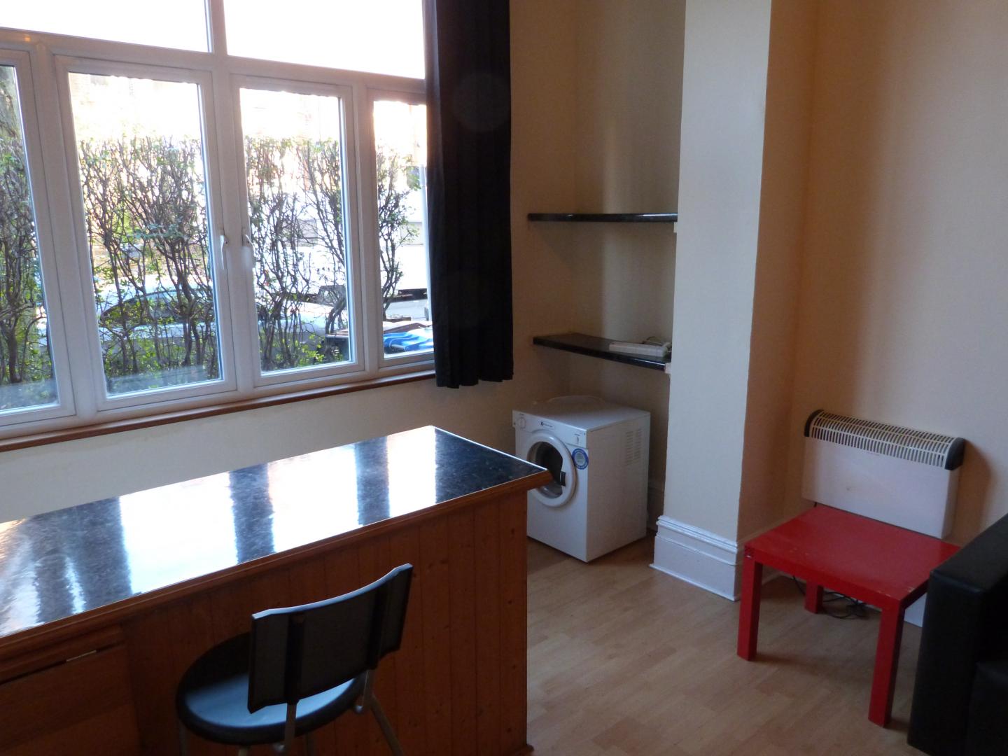 			Studio Apartment, 1 bath, 1 reception Studio			 Brondesbury Villas, QUEENS PARK