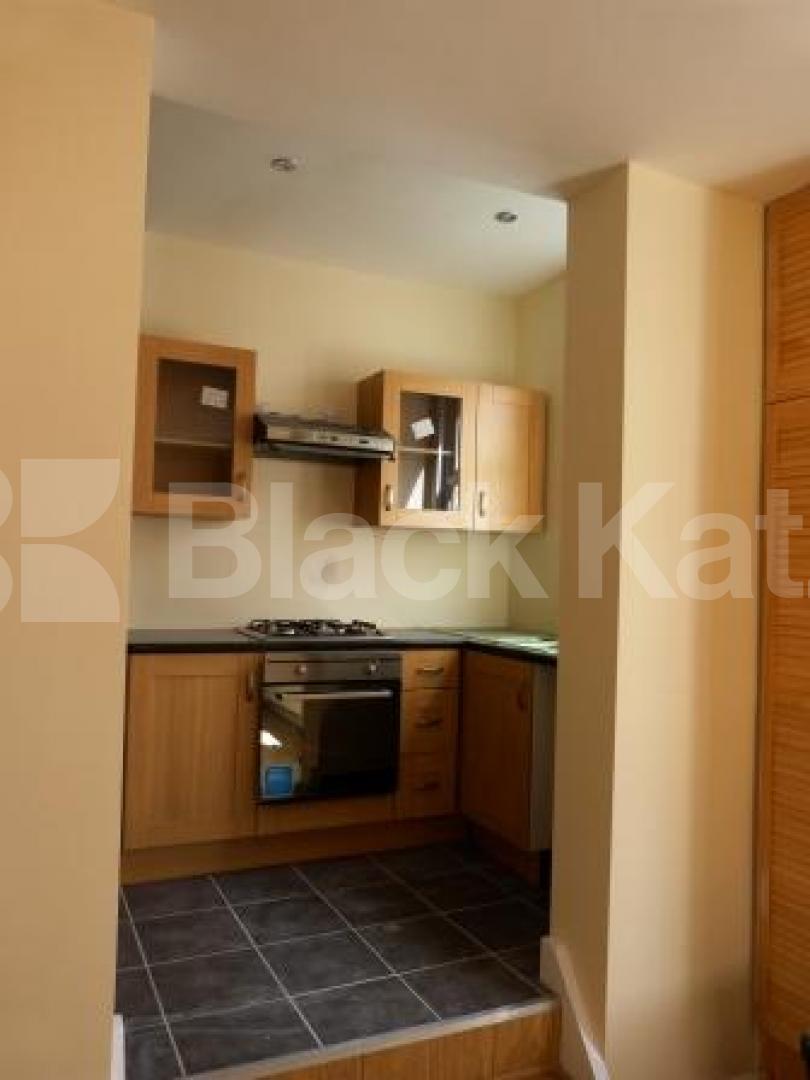 			3 Bedroom, 1 bath, 1 reception Flat			 Falkland Road, Haringey Ladder
