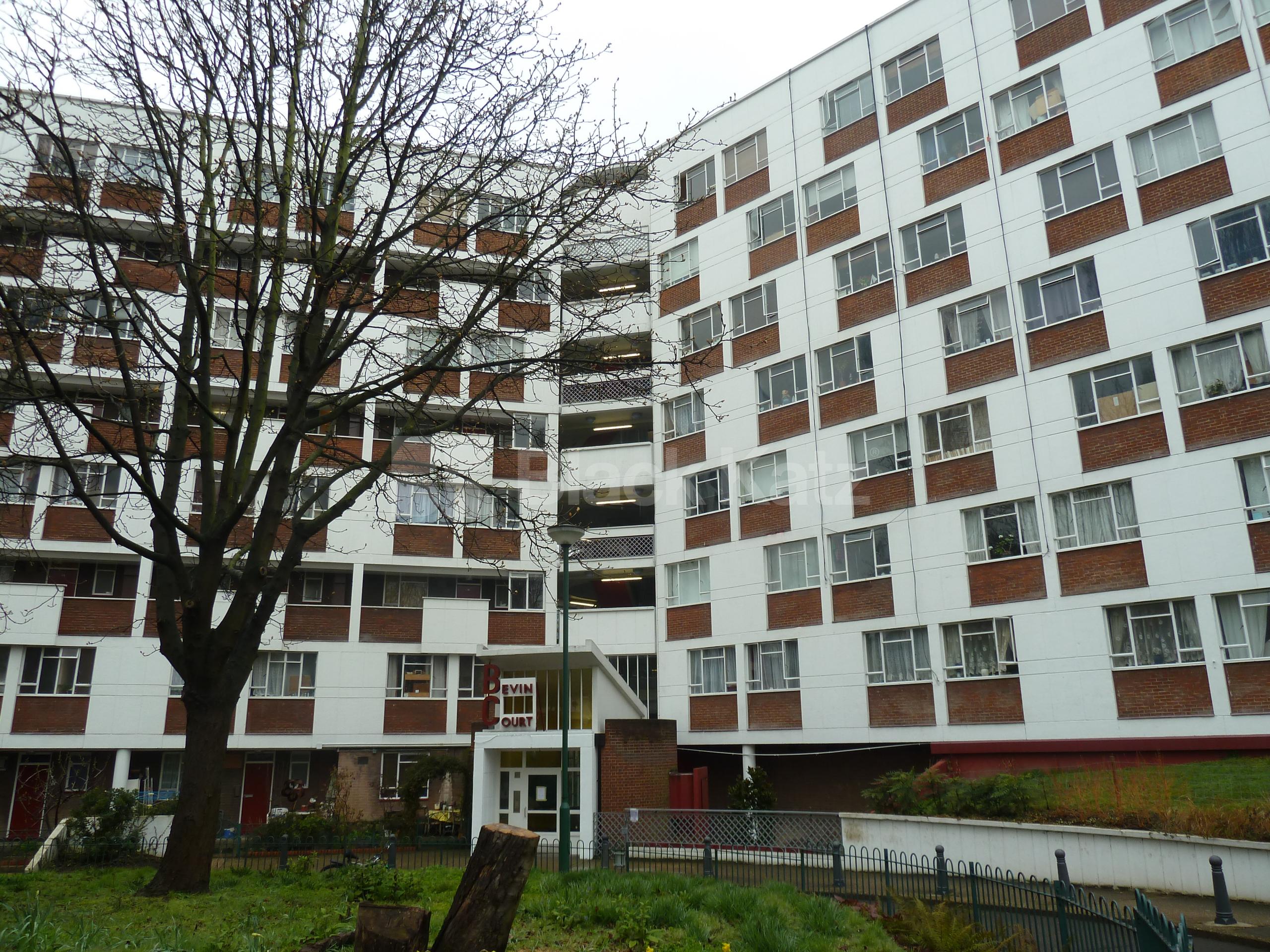 			4 BED GOOD FOR 5 SHARERS! PERFECT FOR STUDENTS, 5 Bedroom, 1 bath, 1 reception Flat			 Cruikshank Street, KING'S CROSS-CLERKENWELL-RUSSELL SQUARE WC1X