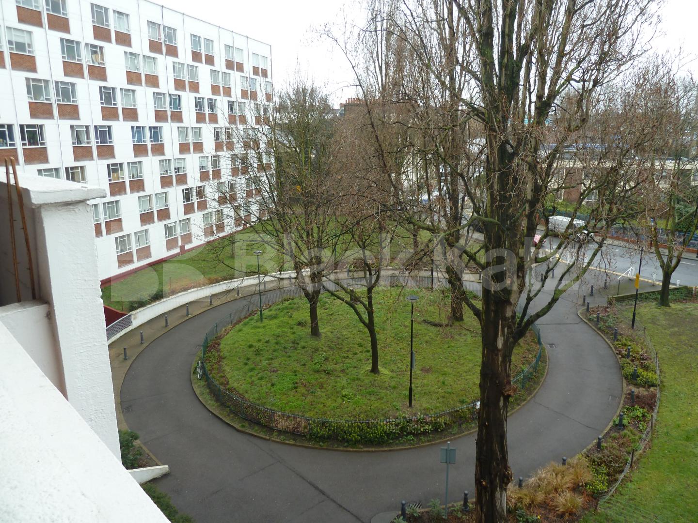 			4 BED GOOD FOR 5 SHARERS! PERFECT FOR STUDENTS, 5 Bedroom, 1 bath, 1 reception Flat			 Cruikshank Street, KING'S CROSS-CLERKENWELL-RUSSELL SQUARE