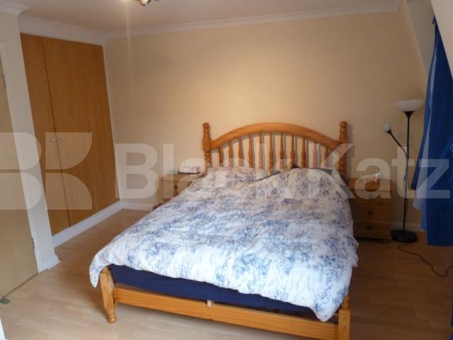 			New Instruction, 1 Bedroom, 1 bath, 1 reception Flat			 St John Street, ISLINGTON