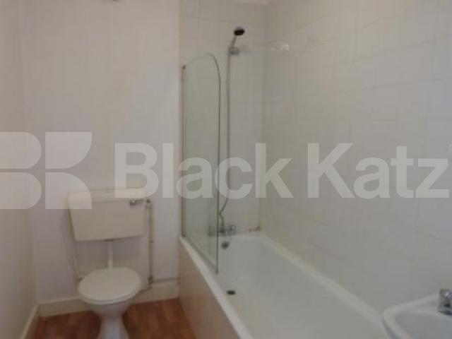 			2 Bedroom, 1 bath, 1 reception Flat			 Tottenham Lane, Crouch End