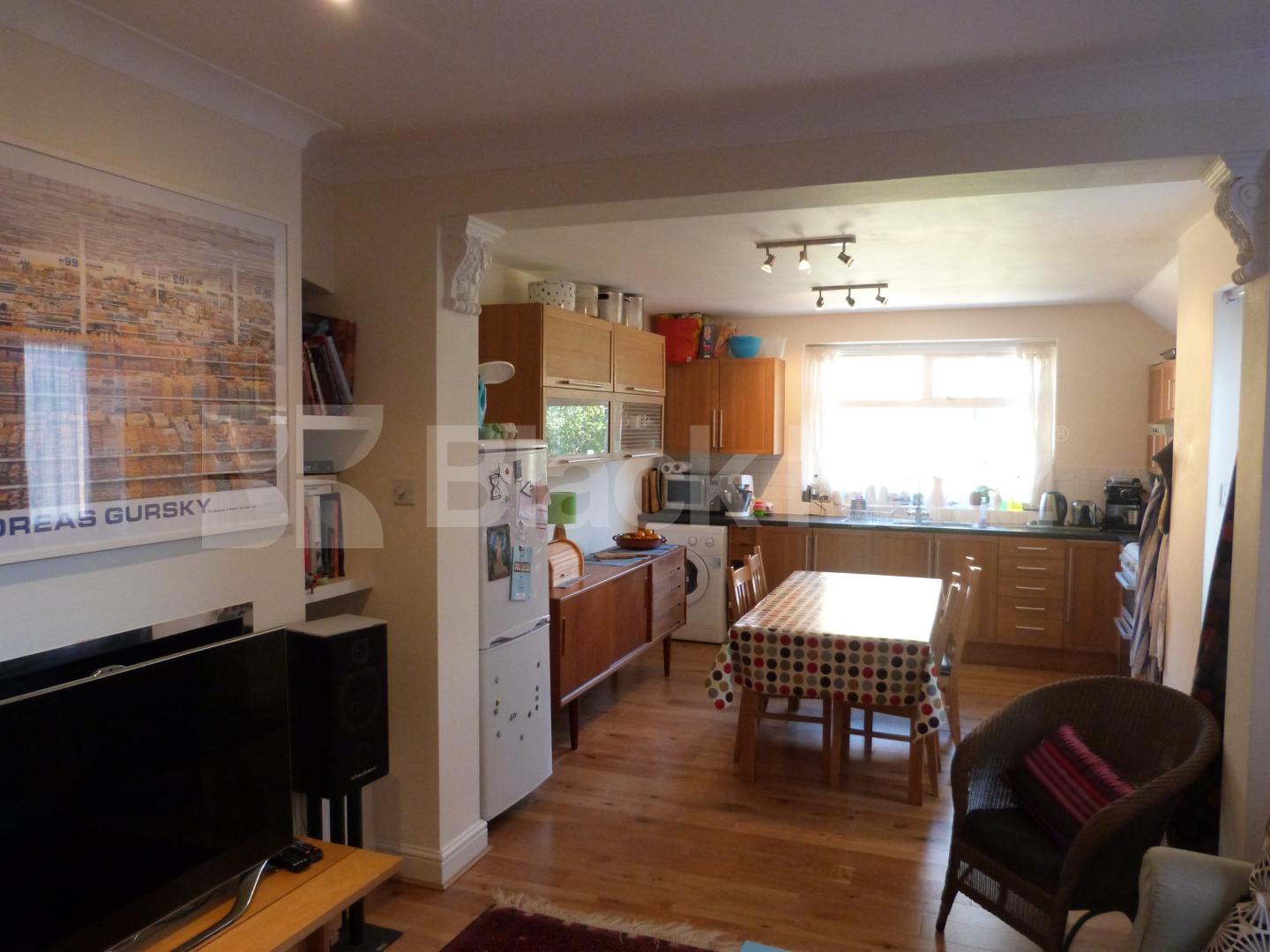 			Amazing Garden Property !, 2 Bedroom, 1 bath, 1 reception Flat			 Priory Road, Crouch End