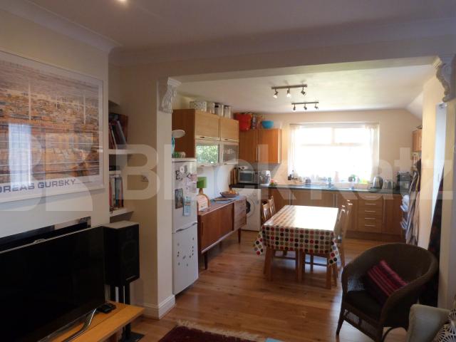 			Amazing Garden Property !, 2 Bedroom, 1 bath, 1 reception Flat			 Priory Road, Crouch End