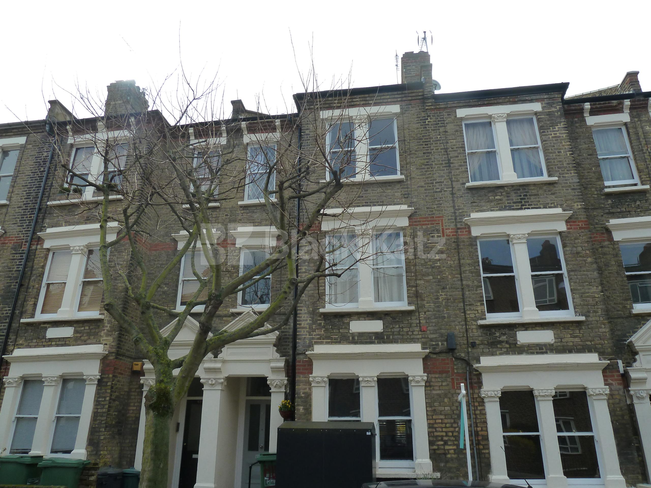 			Stunning Flat, 3 Bedroom, 1 bath, 1 reception Flat			 Lofting Road , ISLINGTON BARNSBURY N1