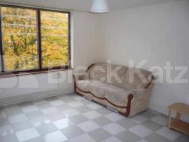 			2 Bedroom, 1 bath, 1 reception Flat			 Birkbeck Road, CROUCH END