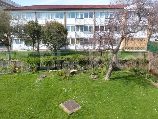 			3 Bedroom, 1 bath, 1 reception Flat			 Boyton Close, Hornsey