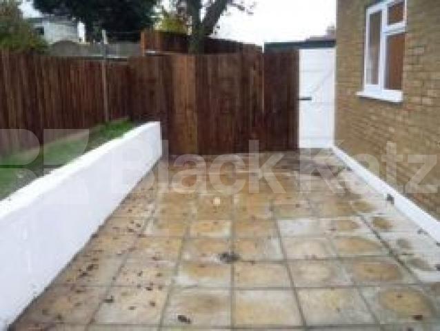 			LET, 2 Bedroom, 1 bath, 1 reception Ground Floor Flat			 Ecclesbourne Road, PALMERS GREEN