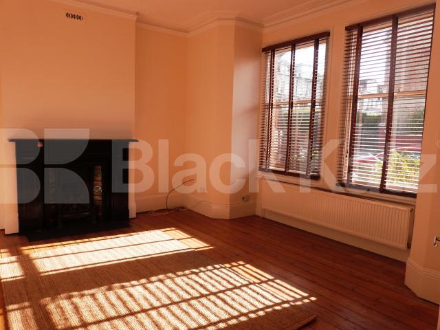 			4 Bedroom, 1 bath, 1 reception House			 Gladwell Road, Crouch End