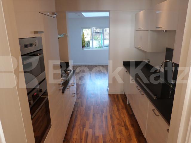 			4 Bedroom, 1 bath, 1 reception House			 Gladwell Road, Crouch End