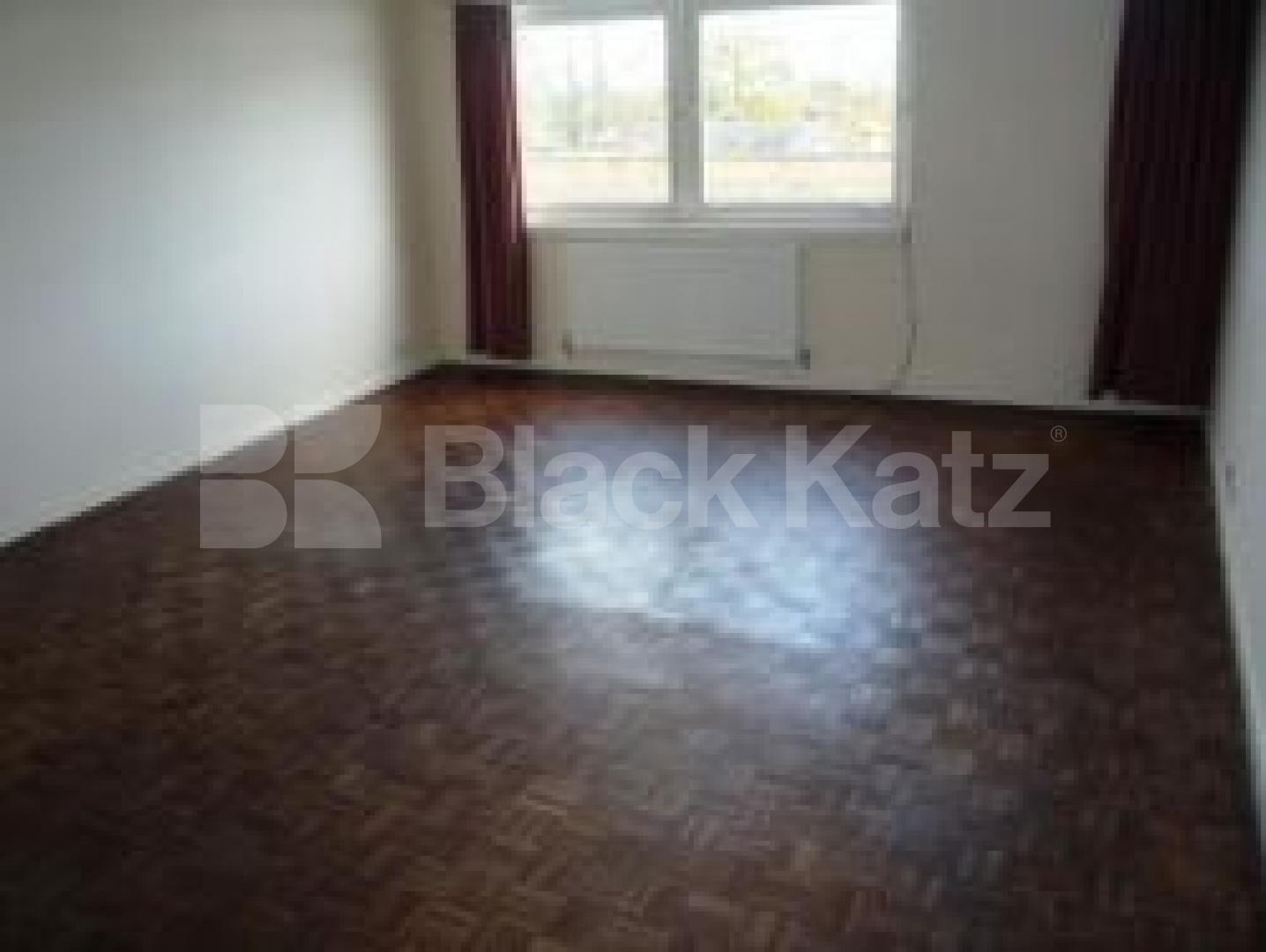 			3 Bedroom, 1 bath, 1 reception Flat			 Park Road, CROUCH END