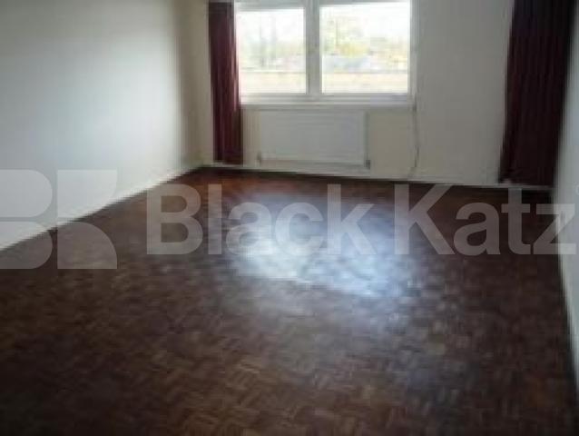 			3 Bedroom, 1 bath, 1 reception Flat			 Park Road, CROUCH END