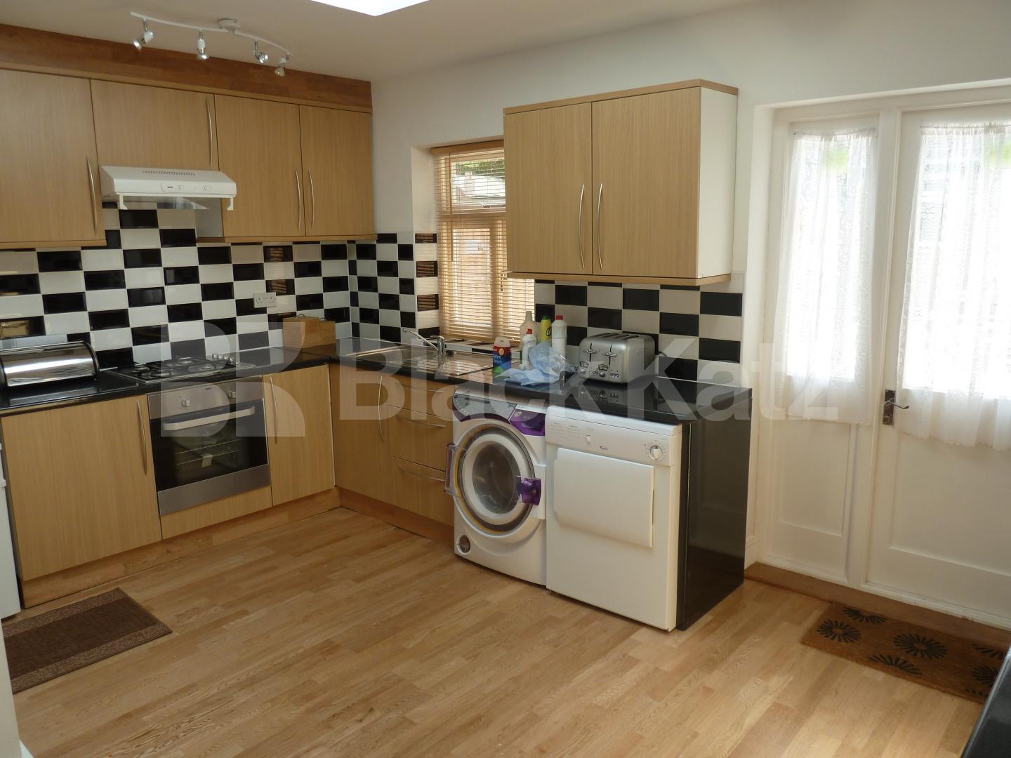 			Stunning House , 4 Bedroom, 1 bath, 1 reception House			 Biddestone Road , HOLLOWAY 