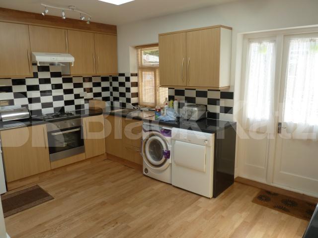 			Stunning House , 4 Bedroom, 1 bath, 1 reception House			 Biddestone Road , HOLLOWAY 