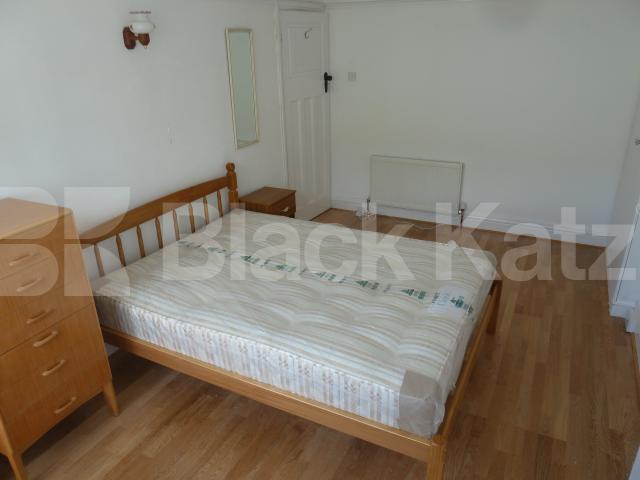 			Stunning House , 4 Bedroom, 1 bath, 1 reception House			 Biddestone Road , HOLLOWAY 