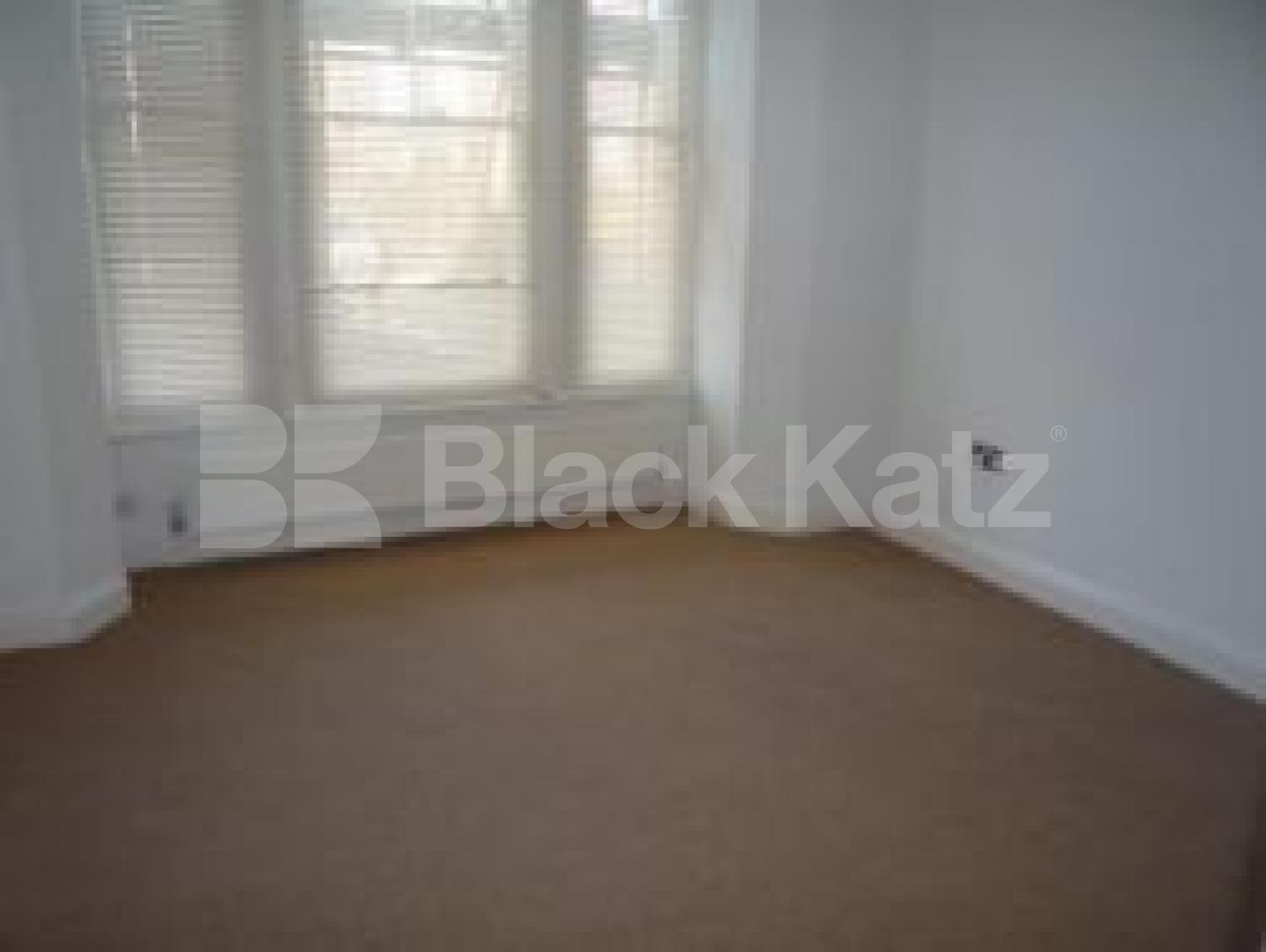 			3 Bedroom, 1 bath, 1 reception Ground Floor Flat			 Haringey Park, CROUCH END