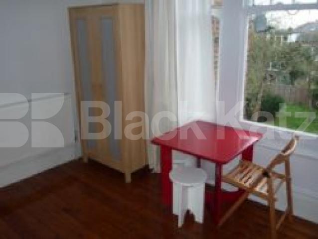 			Great studio!, Studio Apartment, 1 bath, 1 reception Studio			 Wellfield Avenue, MUSWELL HILL