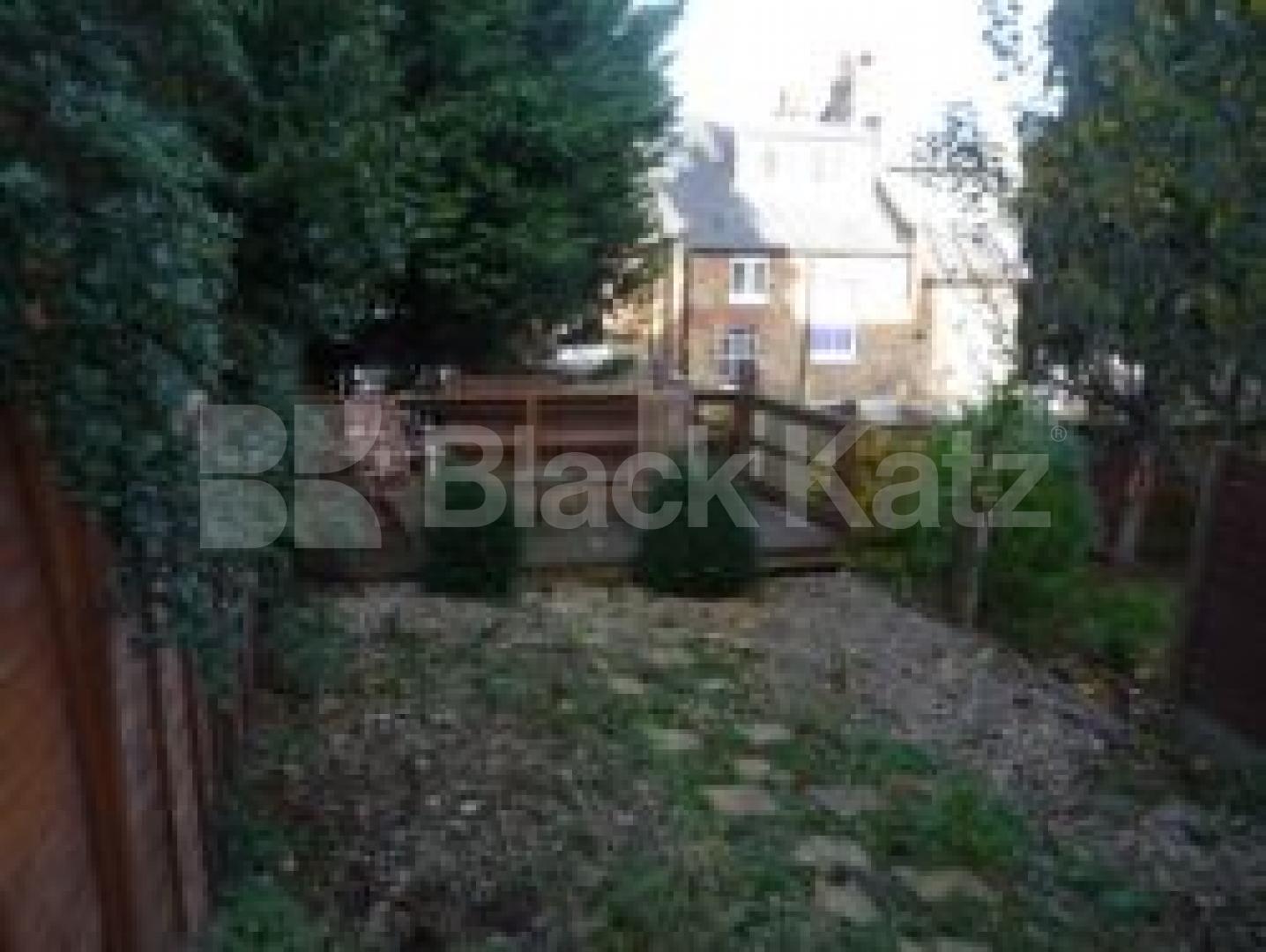 			Amazing property!, 2 Bedroom, 1 bath, 1 reception Flat			 Woodland Gardens, MUSWELL HILL
