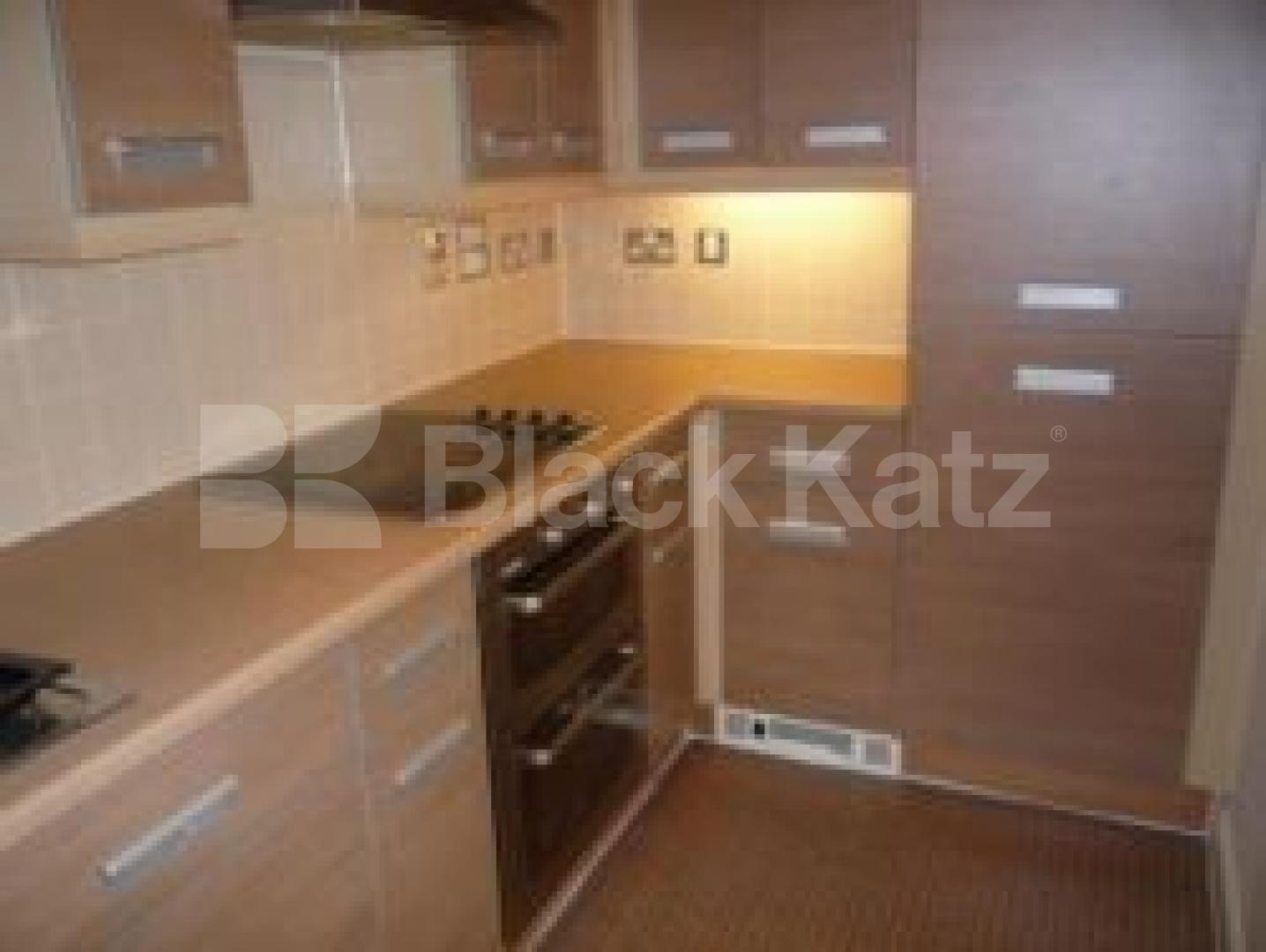 			2 Bedroom, 1 bath, 1 reception Flat			 Glebelands Close, North Finchley