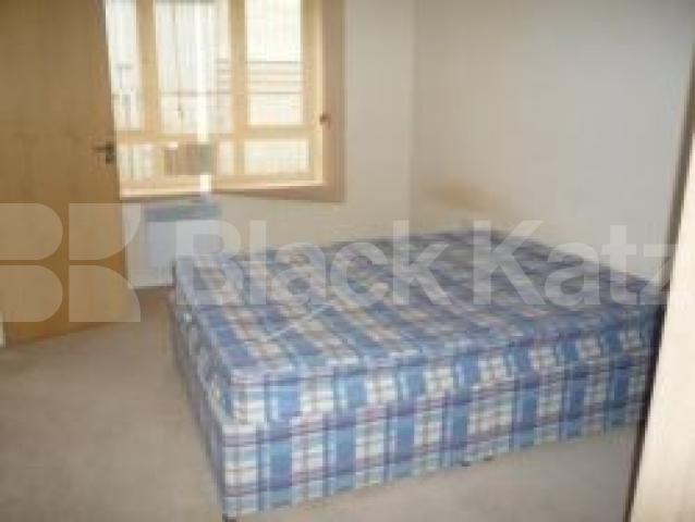 			2 Bedroom, 1 bath, 1 reception Flat			 Glebelands Close, North Finchley