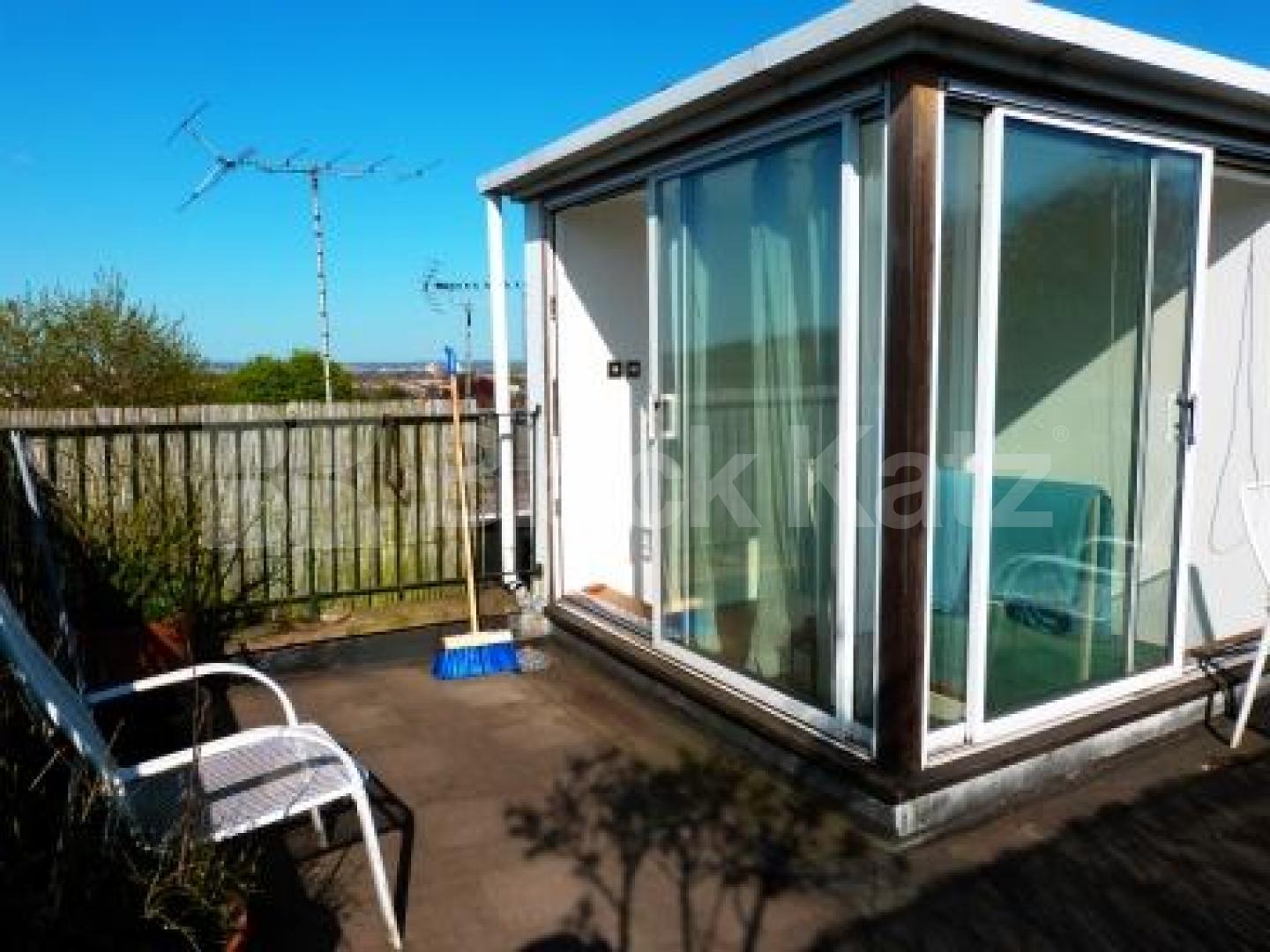 			4 Bedroom, 1 bath, 1 reception House			 Wolseley Road, Crouch End