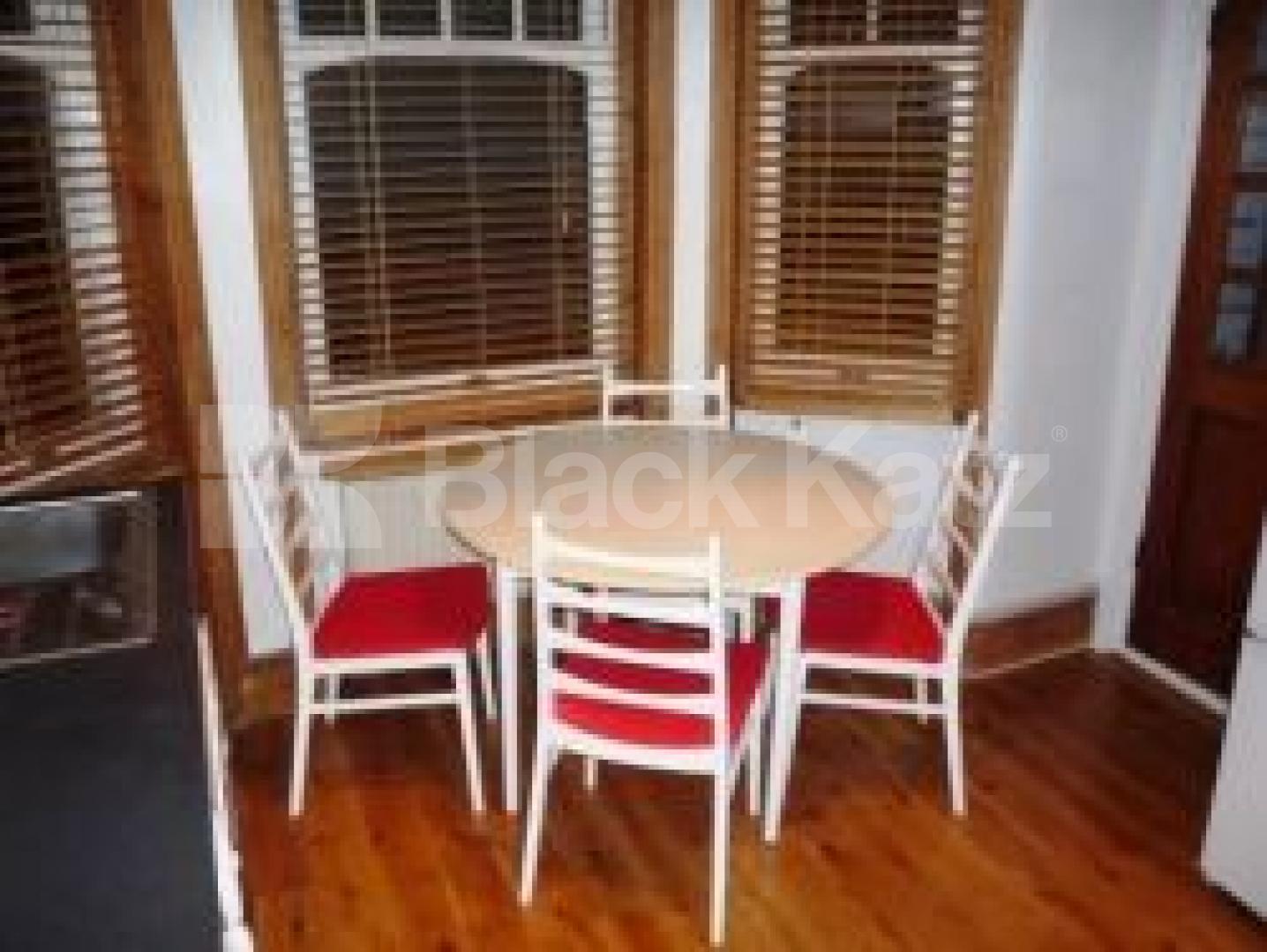 			3 Bedroom, 1 bath, 1 reception Flat			 Fortis Green Road, Muswell Hill