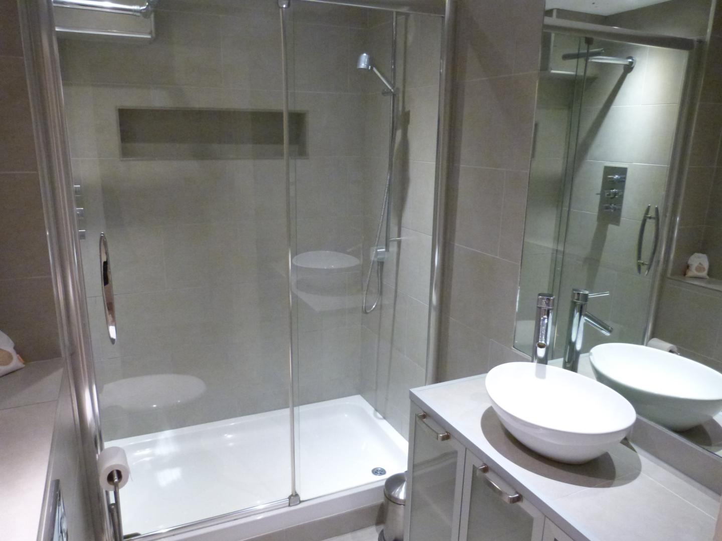 			GARDEN APARTMENT, 1 Bedroom, 1 bath, 1 reception Flat			 Inglewood Road, WEST HAMPSTEAD