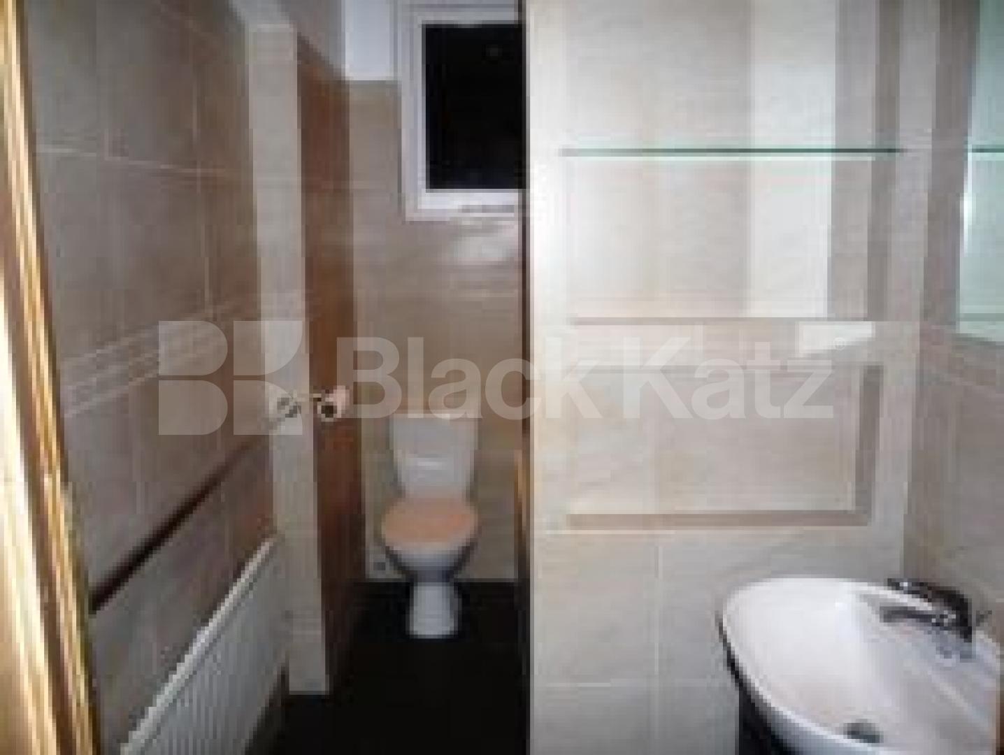 			3 Bedroom, 1 bath, 1 reception Flat			 Fortis Green Road, Muswell Hill