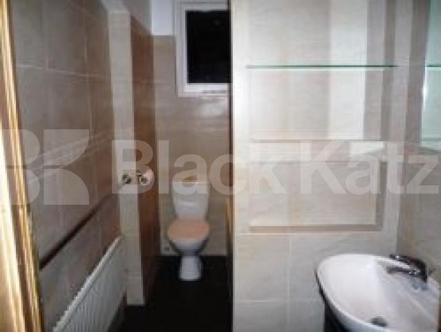 			3 Bedroom, 1 bath, 1 reception Flat			 Fortis Green Road, Muswell Hill