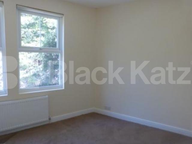 			Newly Refurbished, 2 Bedroom, 1 bath, 1 reception Flat			 Hendon Lane, Finchley Central