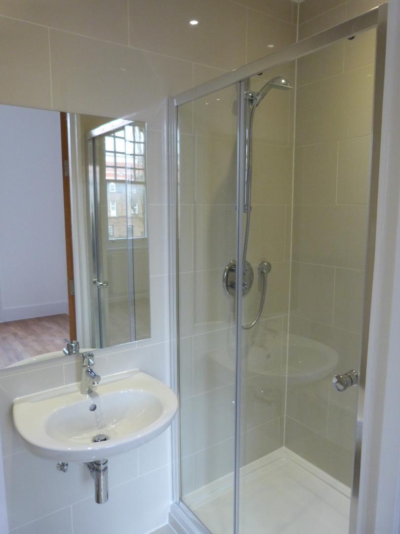 			Newly Refurbished, 2 Bedroom, 1 bath, 1 reception Flat			 Broadhurst Gardens, WEST HAMPSTEAD/FINCHLEY ROAD