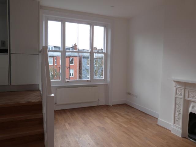 			Newly Refurbished, 2 Bedroom, 1 bath, 1 reception Flat			 Broadhurst Gardens, WEST HAMPSTEAD/FINCHLEY ROAD