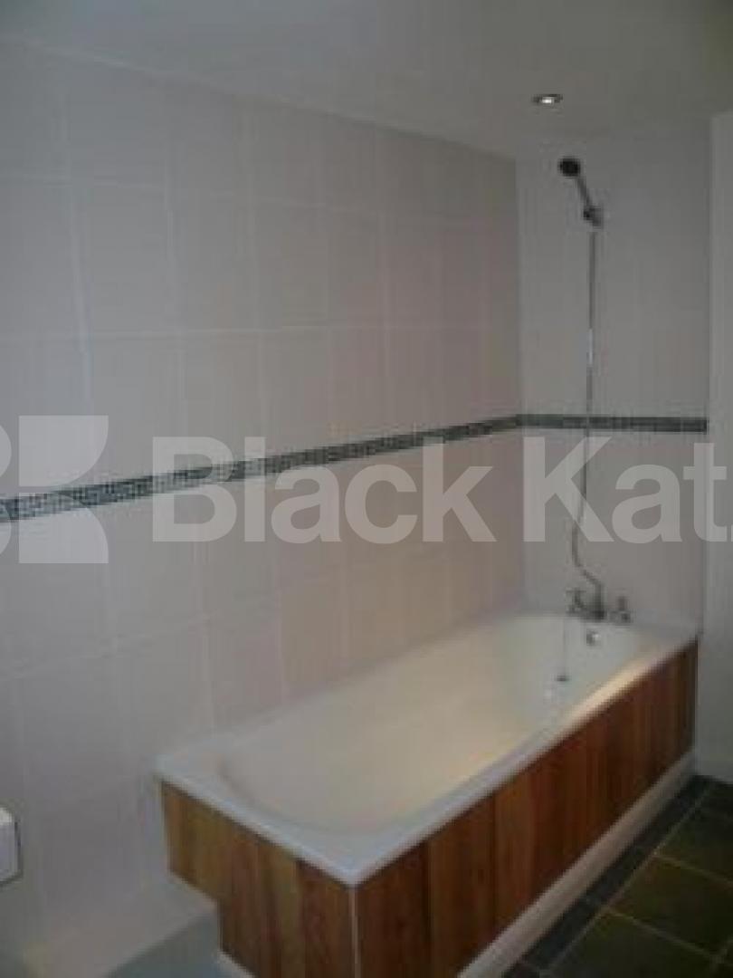 			NEW INSTRUCTION!, 3 Bedroom, 1 bath, 1 reception Flat			 Gisburn Road, CROUCH END/HORNSEY