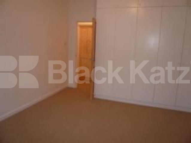 			NEW INSTRUCTION!, 3 Bedroom, 1 bath, 1 reception Flat			 Gisburn Road, CROUCH END/HORNSEY