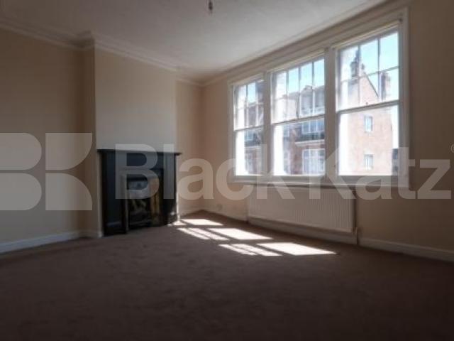 			Newly Refurbished, 2 Bedroom, 1 bath, 1 reception Flat			 Hendon Lane, Finchley Central