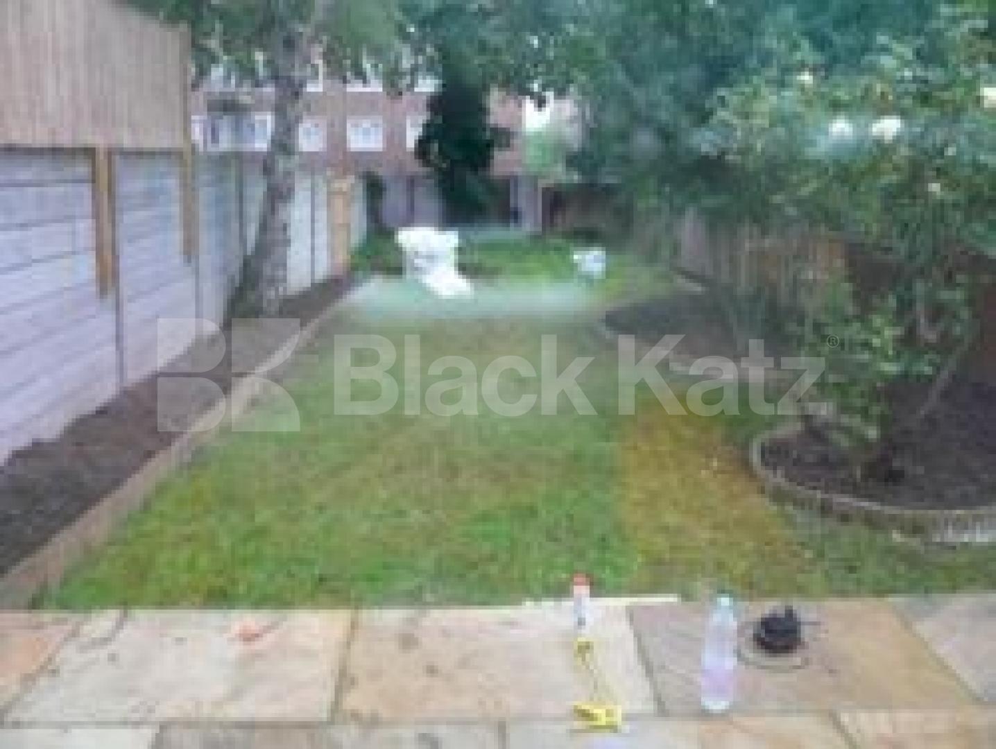 			NEW INSTRUCTION!, 3 Bedroom, 1 bath, 1 reception Flat			 Gisburn Road, CROUCH END/HORNSEY