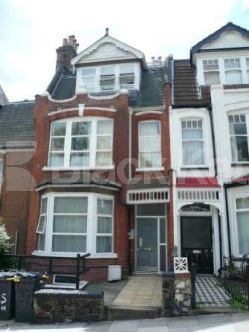 			Incudes council tax and water!, Studio Apartment, 1 bath, 1 reception Studio			 Muswell Hill, MUSWELL HILL N10