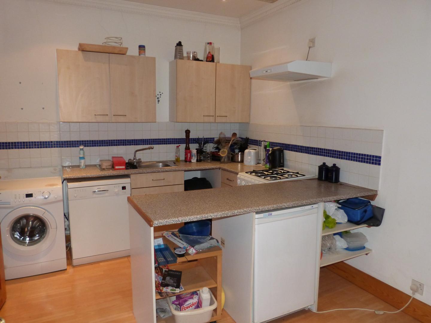 			NEW INSTRUCTION, 3 Bedroom, 1 bath, 1 reception Flat			 Glenmore Road, BELSIZE PARK