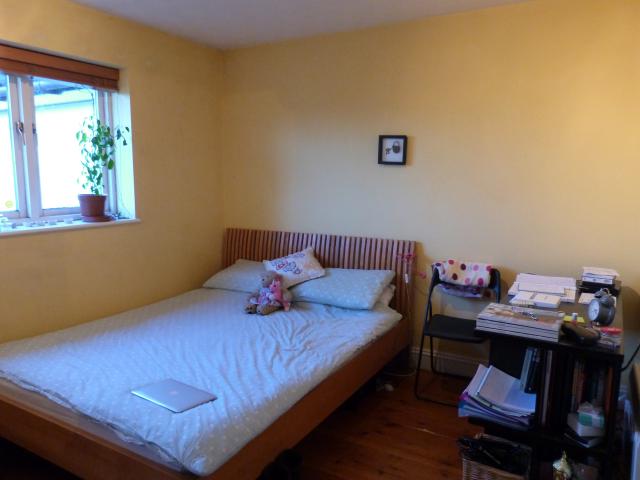 			OFF STREET PARKING, 2 Bedroom, 1 bath, 1 reception Flat			 Campbell Gordon Way, DOLLIS HILL