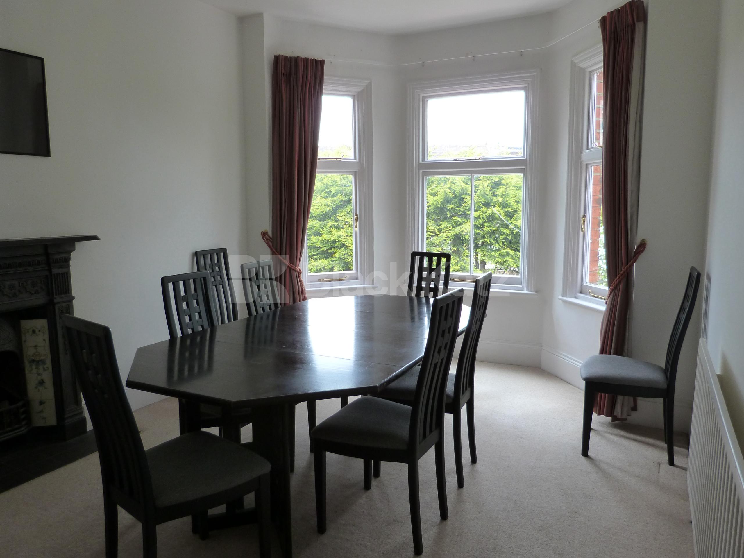 			3 Bedroom, 1 bath, 1 reception Flat			 Farrer Road, CROUCH END N8