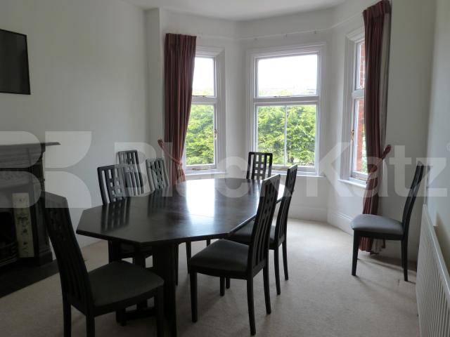			3 Bedroom, 1 bath, 1 reception Flat			 Farrer Road, CROUCH END