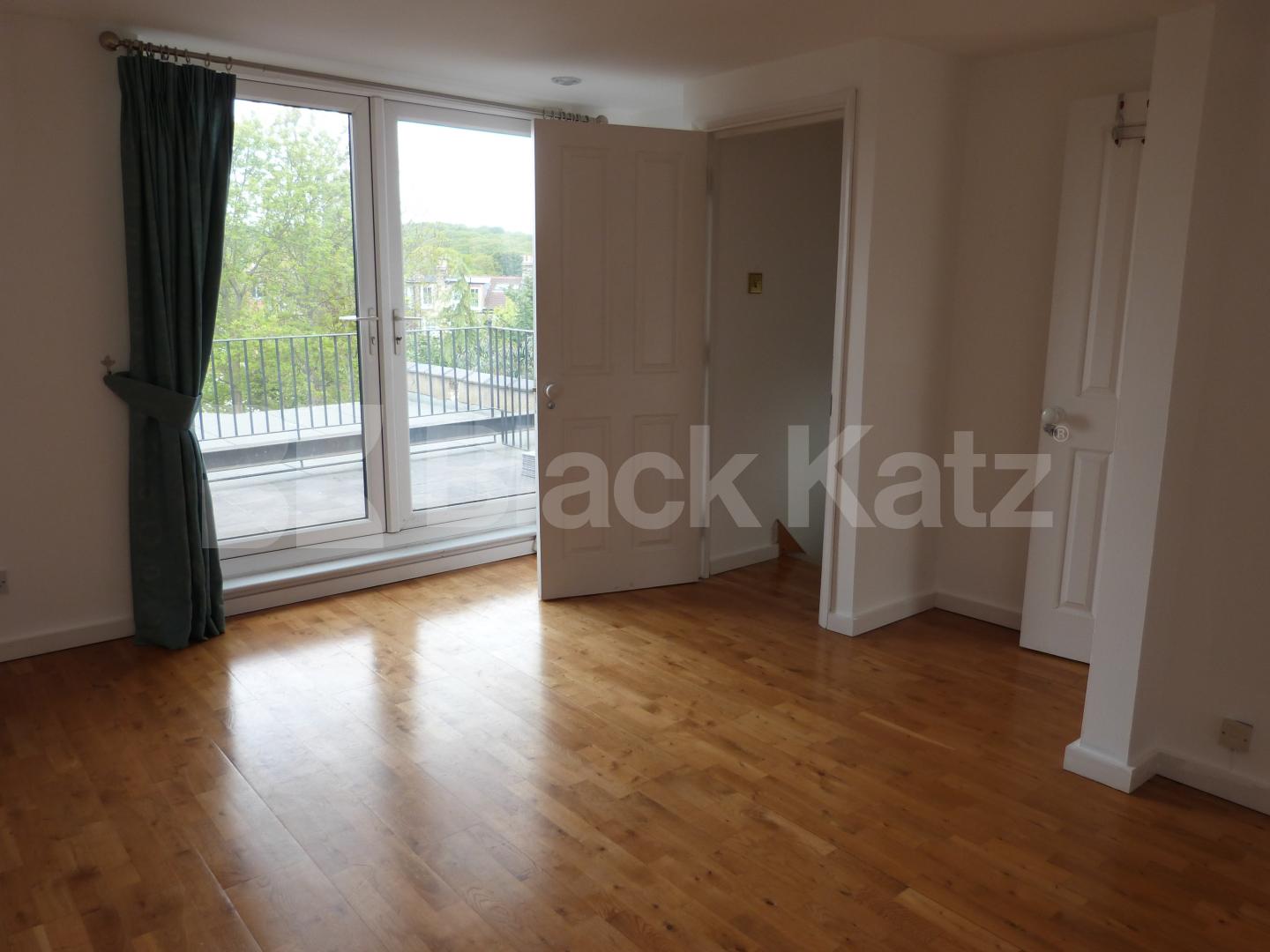 			3 Bedroom, 1 bath, 1 reception Flat			 Farrer Road, CROUCH END