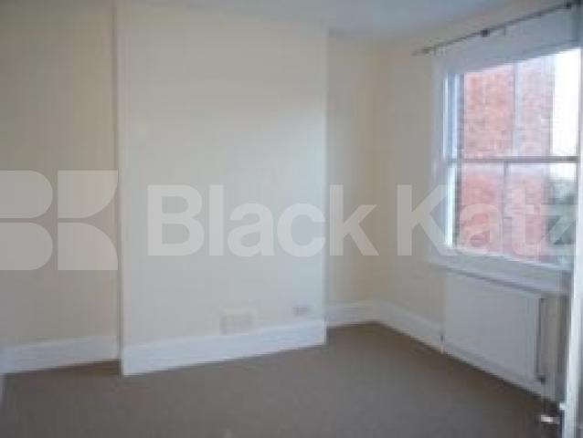 			2 Bedroom, 1 bath, 1 reception Flat			 Glasslyn Road, Crouch End