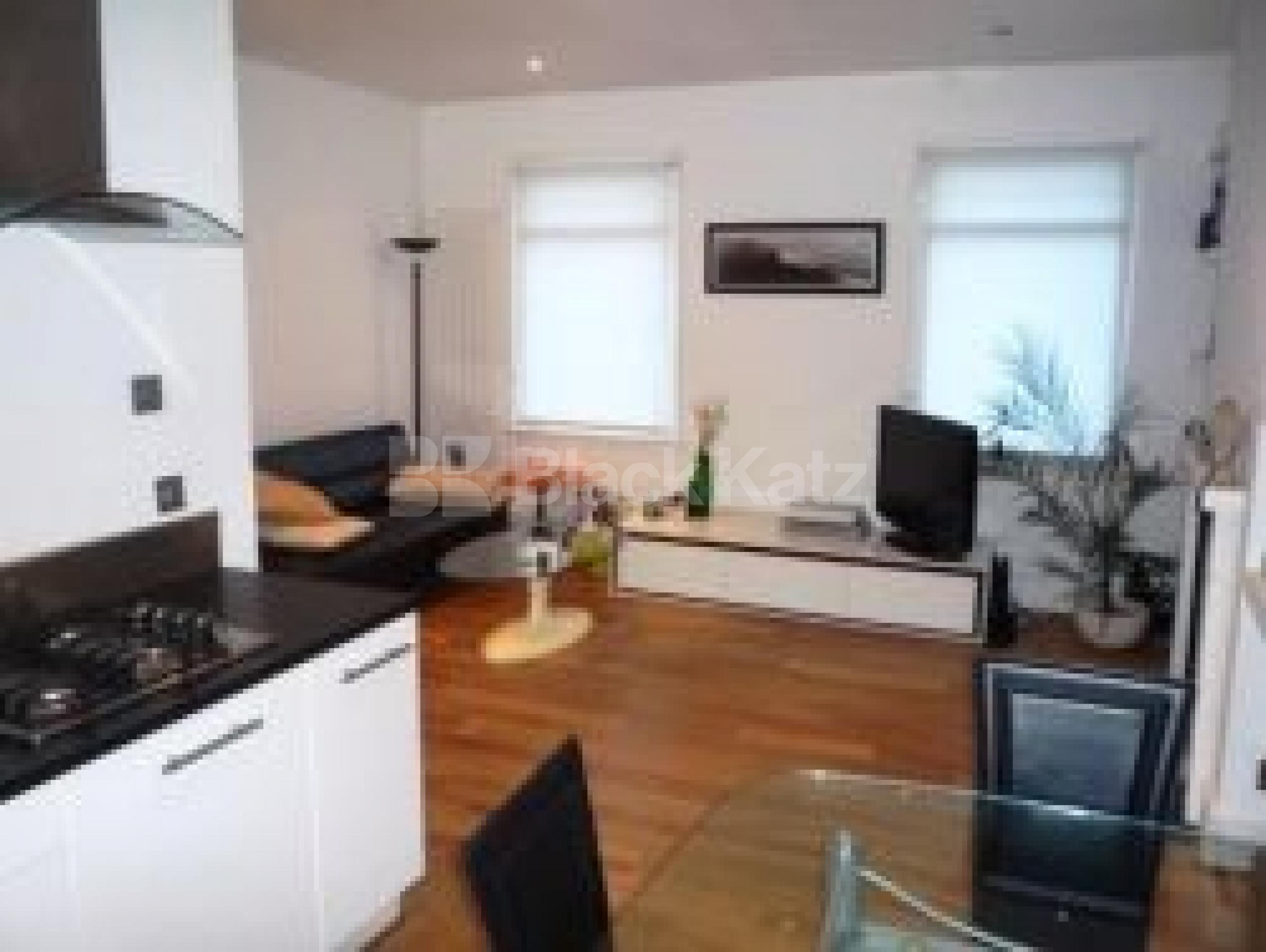 			Great flat!, 2 Bedroom, 1 bath, 1 reception Flat			 Wolseley Road, ALEXANDRA PALACE N22