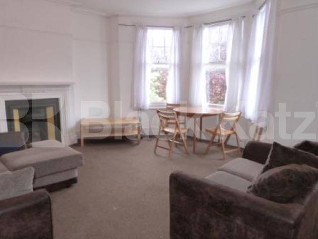 			Amazing 2 DOUBLE bedroom character property!, 2 Bedroom, 1 bath, 1 reception Flat			 Windermere Road, Muswell Hill